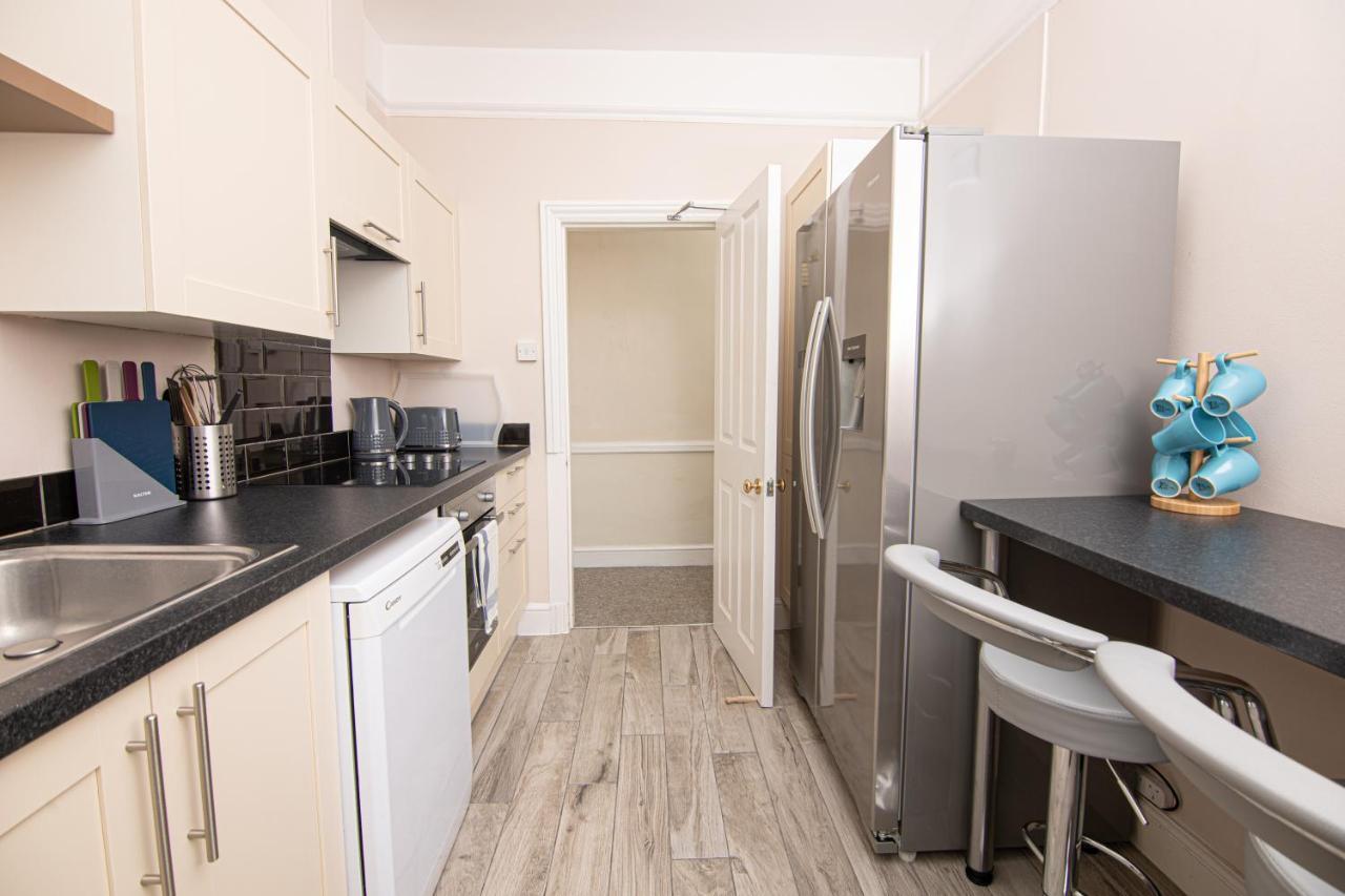 Salt Lane Apartments ซอลส์บรี ภายนอก รูปภาพ