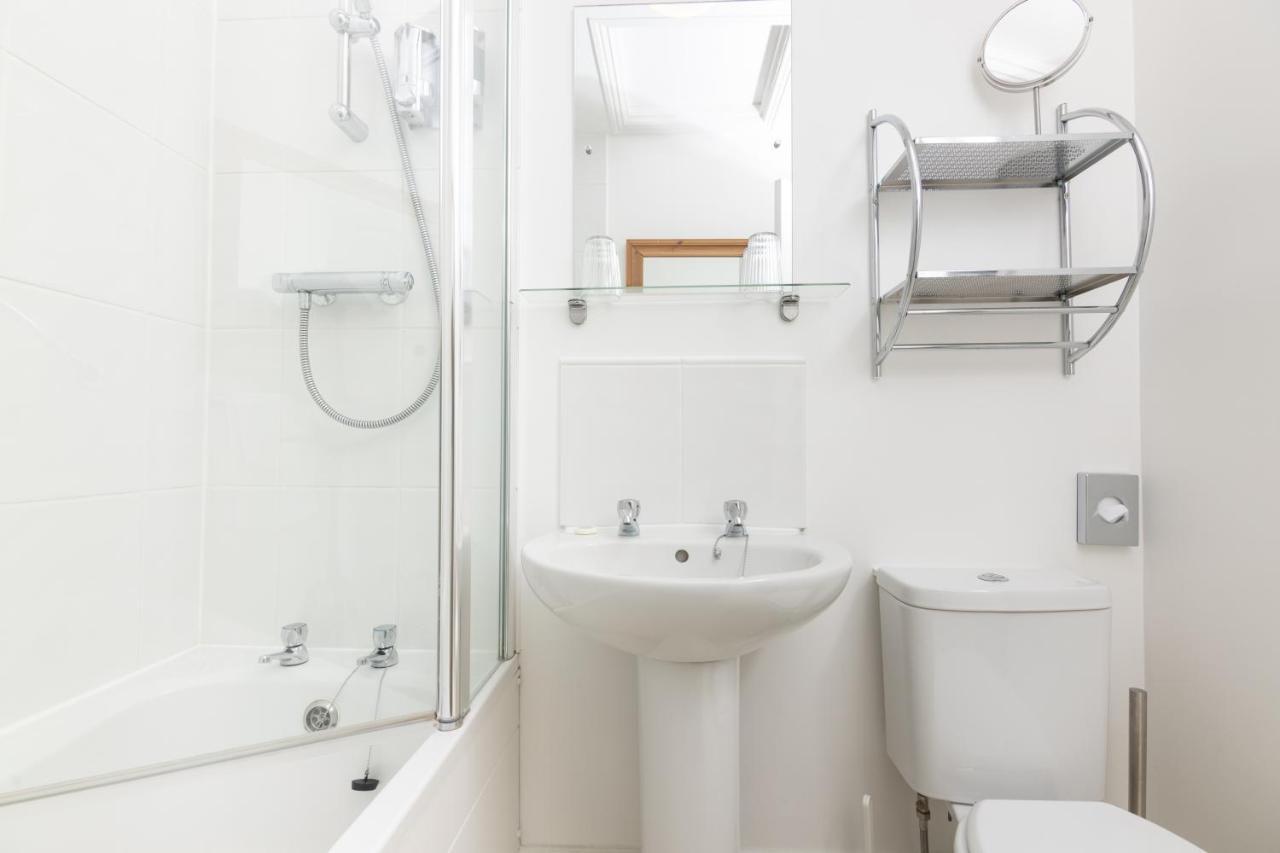 Salt Lane Apartments ซอลส์บรี ภายนอก รูปภาพ