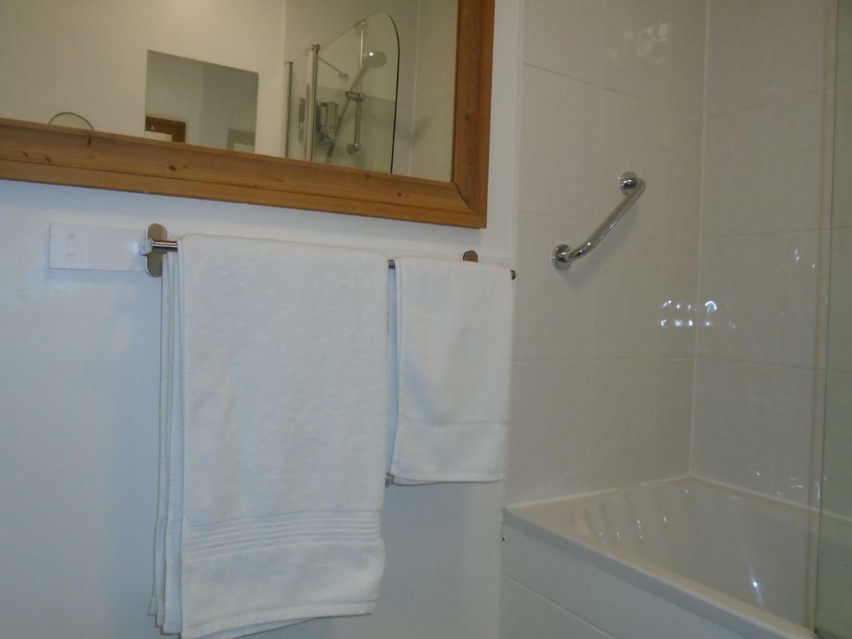 Salt Lane Apartments ซอลส์บรี ภายนอก รูปภาพ
